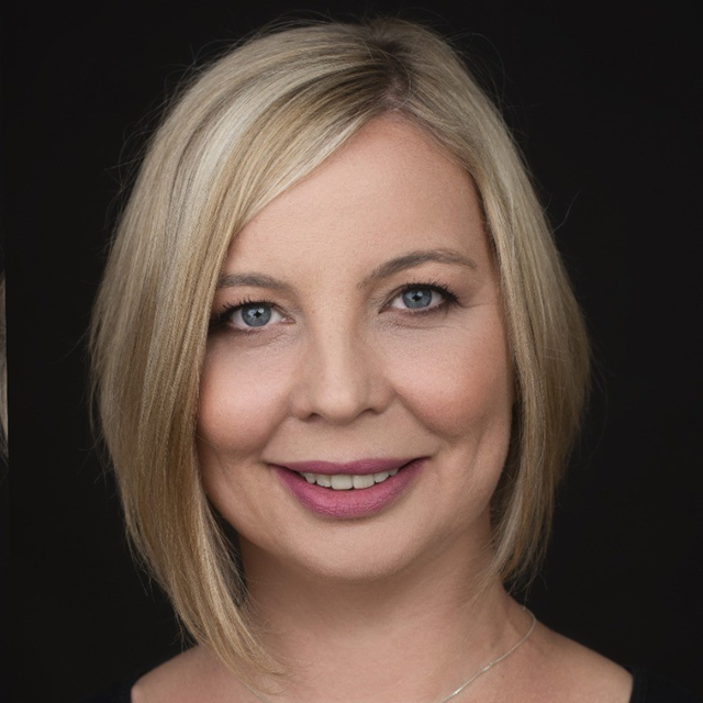 Szilvia Zacsovics