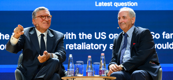 High-level keynote panel discussing geopolitical and financial scenarios at EuroFinance Barcelona 2026.